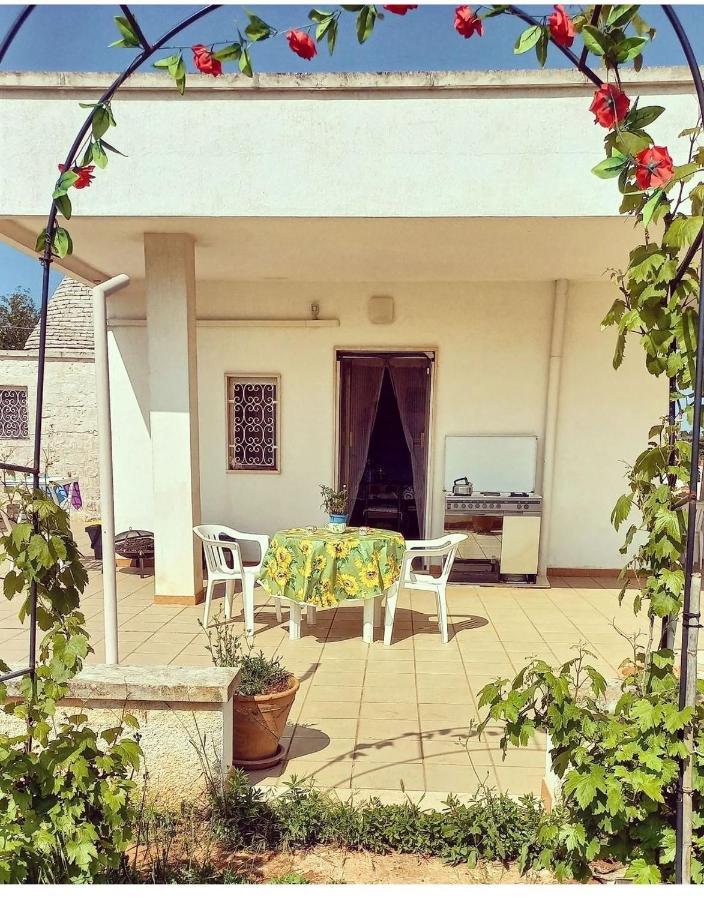 הוילה מרטינה פרנקה Trulli Delle Rose מראה חיצוני תמונה